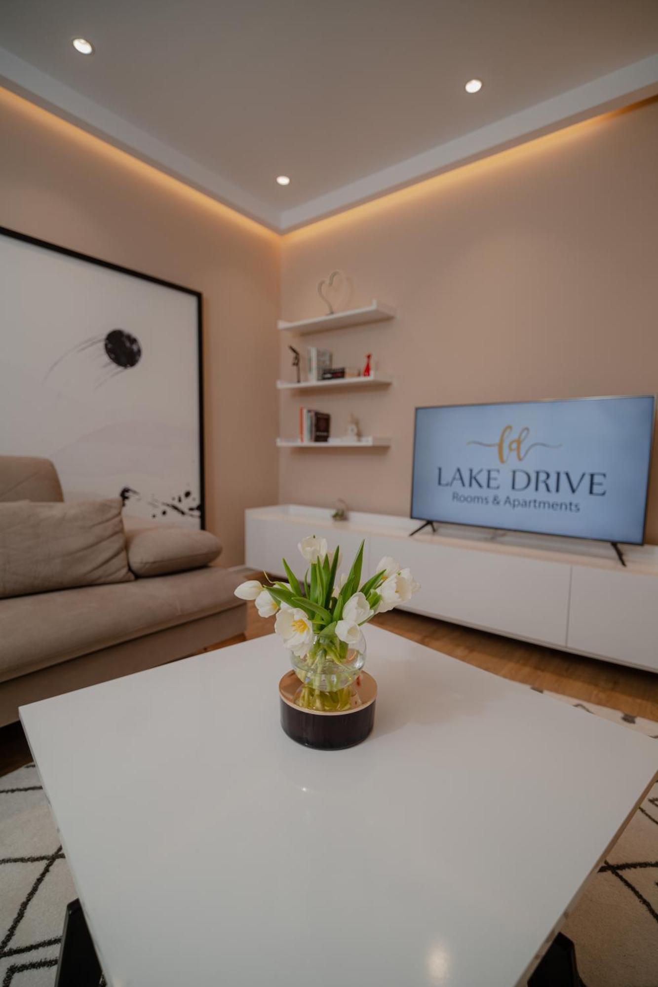 Lake Drive Rooms&Apartments Τίρανα Εξωτερικό φωτογραφία