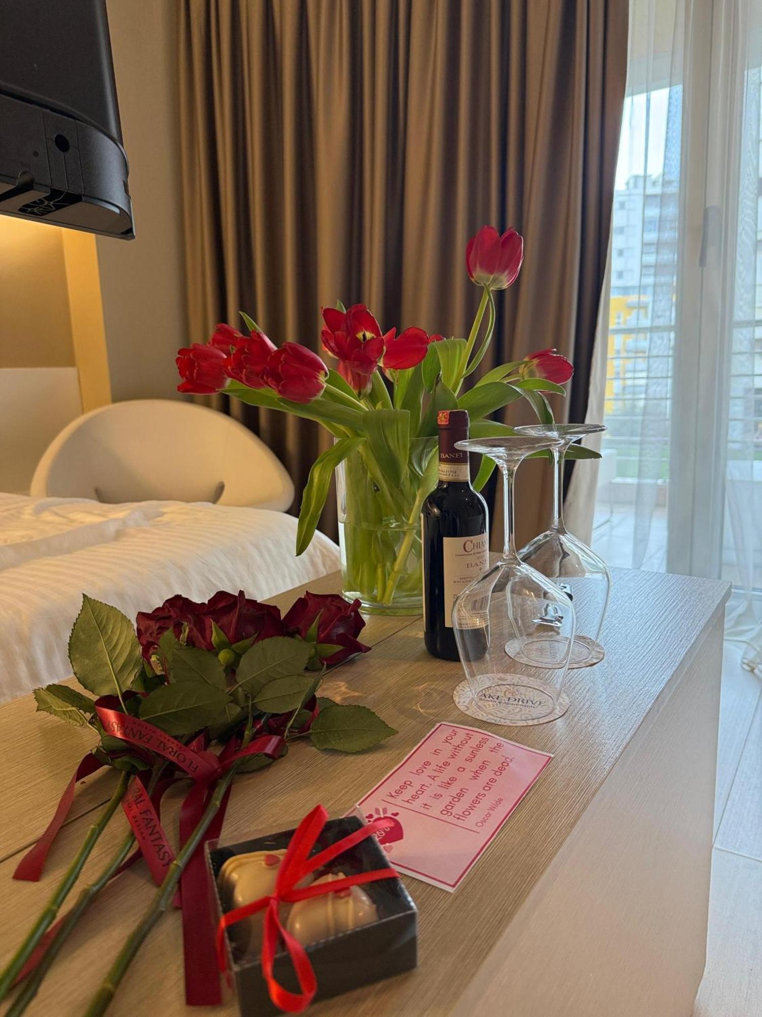 Lake Drive Rooms&Apartments Τίρανα Εξωτερικό φωτογραφία